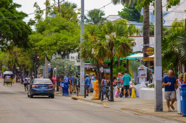 Key West, Florida, ABD - 9 Haziran 2018: yaz saati sokak fotoğraflarını Key West bir dünya ünlü tropikal seyahat turizm Güney Florida 