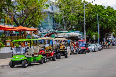 Key West, Florida, ABD - 9 Haziran 2018: yaz saati sokak fotoğraflarını Key West bir dünya ünlü tropikal seyahat turizm Güney Florida 