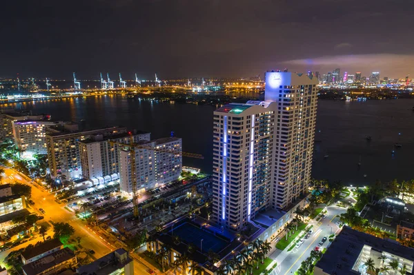 Luchtfoto Van Lange Blootstelling Drone Afbeelding Van Miami Beach Nachts — Stockfoto