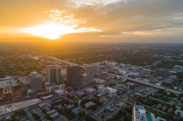 Antenn Drönare Foto Midtown Miami Solnedgången Skymningen — Stockfoto