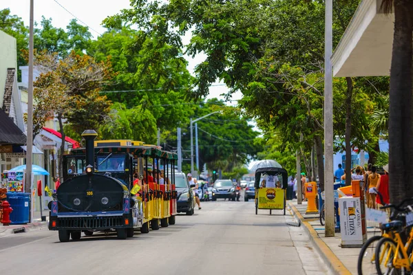 Key West, Florida, ABD - 9 Haziran 2018: yaz saati sokak fotoğraflarını Key West bir dünya ünlü tropikal seyahat turizm Güney Florida 