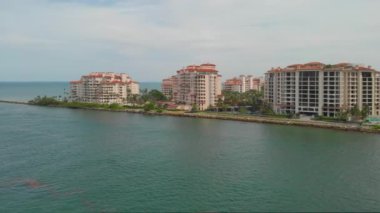 Hava dron görüntüleri Fisher Island Miami Beach