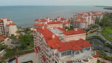 Hava Fisher Island 4 k uçağı vurdu