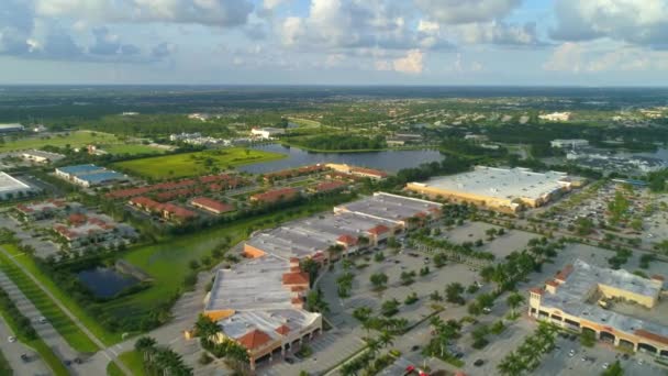 Port Lucie Florida 60P Shopping Plaza Center Antenn Drönare Video — Stockvideo