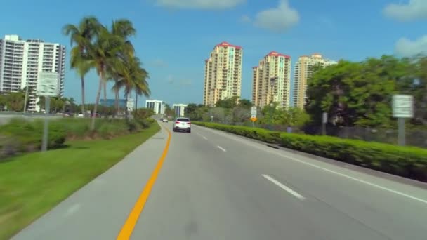 Вождение William Lehman Causeway Aventura Florida — стоковое видео