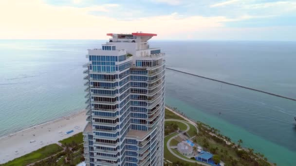 Aerial Continuum Tower Miami Beach Роскошный Высотный Кондоминиум — стоковое видео