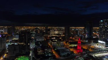 Hava gece dron görüntüleri Miami ve plajlar