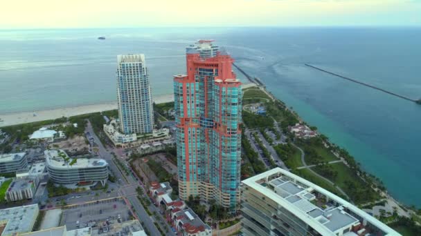 Vídeo Aéreo Portofino Condominium Miami Beach Rodaje Seguimiento Cinematográfico — Vídeo de stock
