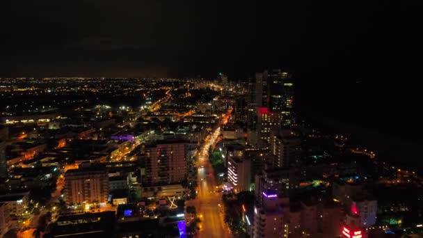 空中夜无人机录像迈阿密和海滩 — 图库视频影像