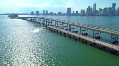 Anteni Brickell Bay Miami doğal köprü