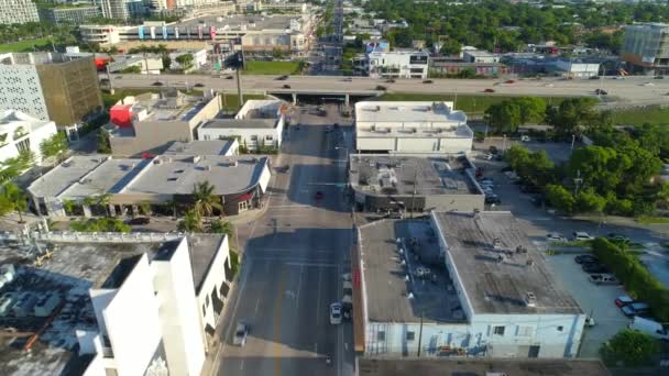 Aerial City Miami Design District Avslöja Downtown Tilt Upp Kamera — Stockvideo