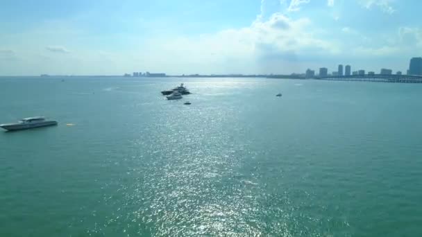 Яхты Класса Люкс Воздушной Орбите Заливе Майами Бискейн — стоковое видео