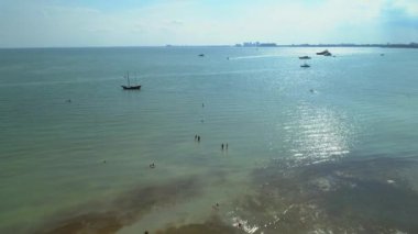Key Biscayne paddle kurulu Miami teknelerle sığ tropik suları sup