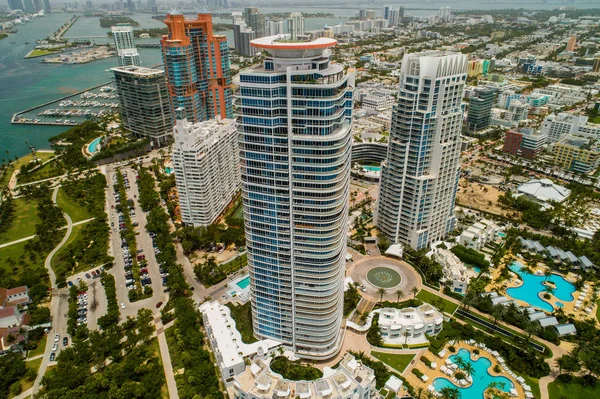 Zdjęcie Lotnicze Continuum Wieże Miami Beach Pięknym Krajobrazem — Zdjęcie stockowe