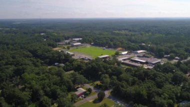 Hava dron video yeşil çim spor sahası