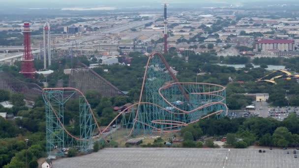 Luchtfoto Video Six Flags Texas Achtbaan Het Amerikaanse Attractiepark — Stockvideo