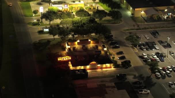 Night Aerial Video Outback Steakhouse Restaurant — Stock Video