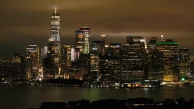 Manhattan'ın havadan görünümü gece, New York, ABD 