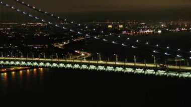 Hava New York Verrazano Köprüsü 4k gece görüntüleri