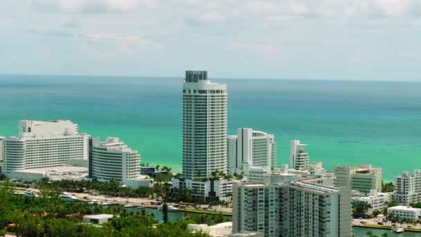 Luftbild Des Ikonischen Miami Beach Resort Hotels Fontainebleau — Stockvideo