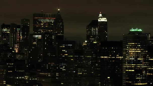 New York City Nacht Luchtfoto Drone Beelden — Stockvideo