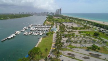 Haulover Plajı Park Miami ve açık okyanus havadan görünümü 