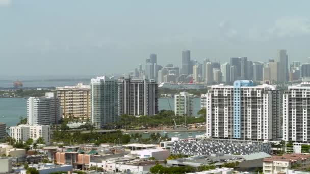 Luchtfoto Van Miami Stadsgezicht Kustlandschap — Stockvideo