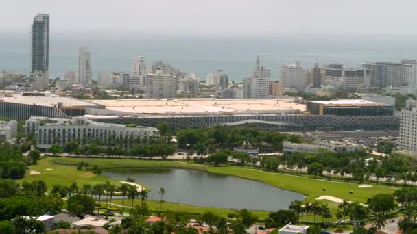 Air View Miami Beach Convention Center Daytime — стоковое видео