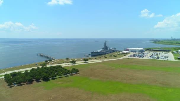 Luchtfoto Drone Beelden Slagschip Herdenkingspark Mobile Alabama Usa — Stockvideo