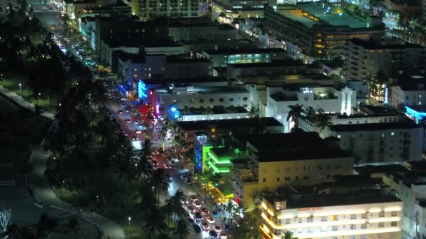 Drone Aérien Angle Étroit Miami Beach Ocean Drive Nuit — Video