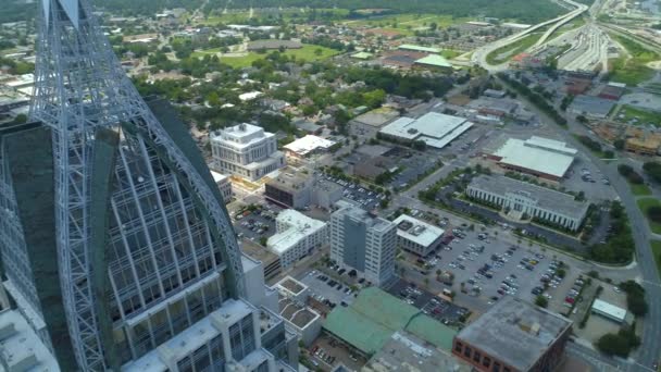阿拉巴马州 2018年8月1日 地区摩天大楼移动阿拉巴马州空中无人机轨道镜头 — 图库视频影像
