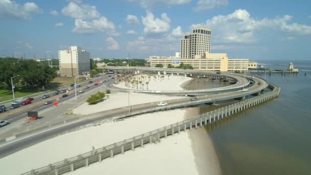 Εναέρια Biloxi Παραλία Πλησιάζει Beau Rivage Hotel Casino — Αρχείο Βίντεο