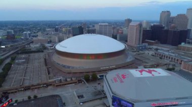 Hava paralı asker Benz Superdome üstgeçidin dron görüntüleri