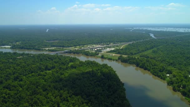 空中视频公路 I10 在密西西比河上的巴吞鲁日路易斯安那州 — 图库视频影像