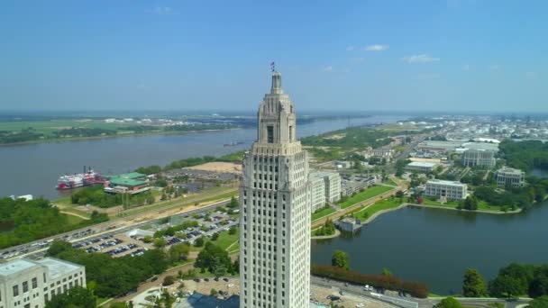 Louisiana State Capitol Building Welcome Center Aerial Drone Footage Orbit — Stock Video