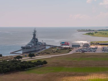 Hava dron fotoğraf Uss Alabama savaş gemisi Memorial Park hareket eden