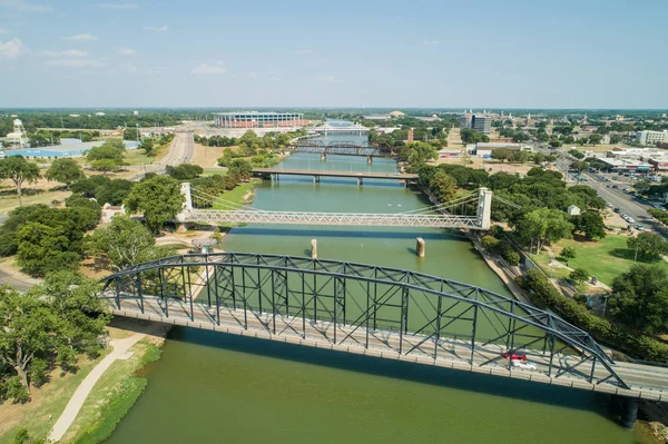 Hava dron fotoğraf köprüler Brazos Nehri Waco Texas üzerinde