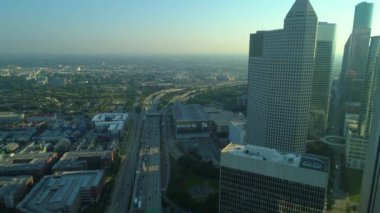 Hava dron görüntüleri Downtown Houston ve Körfez Otoban