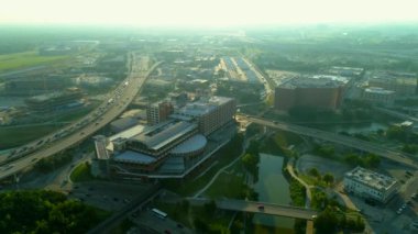 Şehir sahne Downtown Houston Texas ve karayolu trafiği