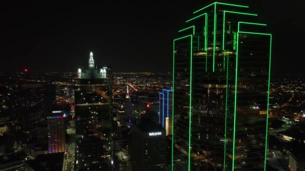 在夜间与美国银行金融中心鸟瞰达拉斯城市风景 — 图库视频影像