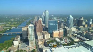 Austin cityscape ve Colorado Nehri, Texas, ABD havadan görünümü