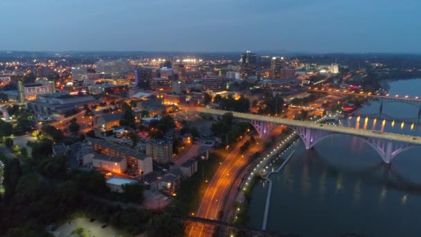 Luftaufnahme Von Knoxville Und Fluss Der Dämmerung Tennessee Usa — Stockvideo