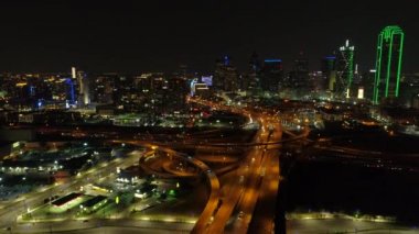 gece, Texas, Dallas cityscape havadan görünümü