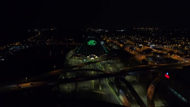 Night Aerial Video Bass Pro Shops Memphis Pyramid — Stock Video