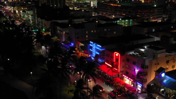 夜间空中视频迈阿密海滩殖民地酒店 — 图库视频影像