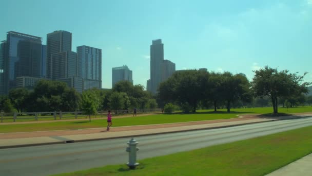 Austin Usa August 2018 Frau Läuft Einem Park Austin Texas — Stockvideo