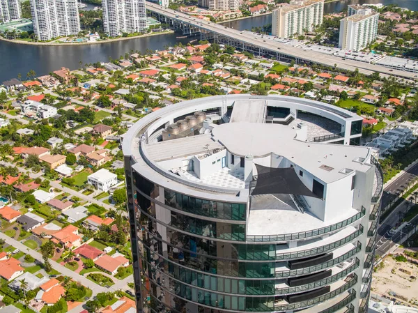 Inspección Aérea Azotea Una Torre Gran Altura —  Fotos de Stock