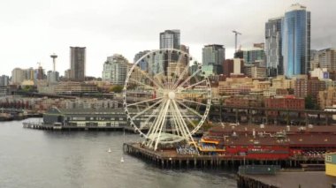Seattle, Washington'daki büyük tekerlek havadan görünümü