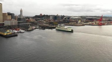 Seattle cityscape Körfezi ve dock ile havadan görünümü