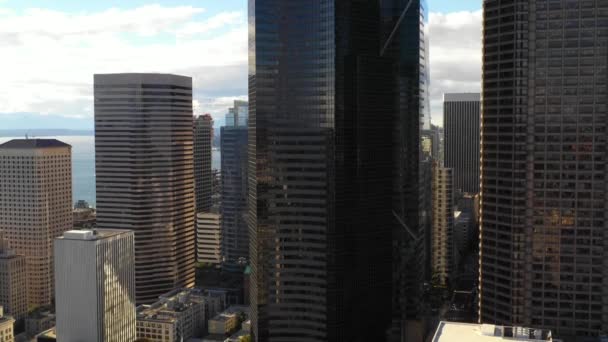 Flygfoto Över Columbia Center Seattle Washington — Stockvideo